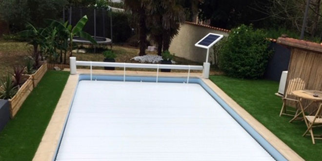 Volet hors sol pour piscine - Tahiti - moteur solaire