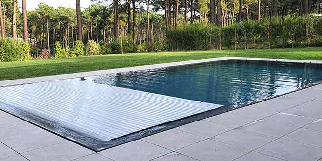 Volet tout immergé pour piscine "Fiji"